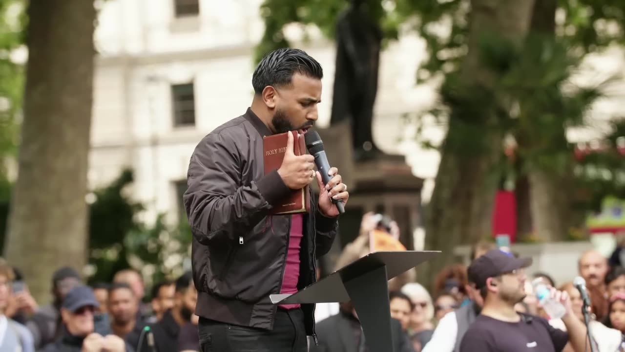 CHRISTIANS RISE UP IN THE UK STANDING FOR CHIRST