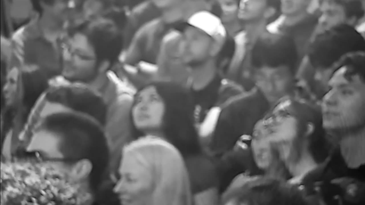 People go crazy over world's first live sperm race