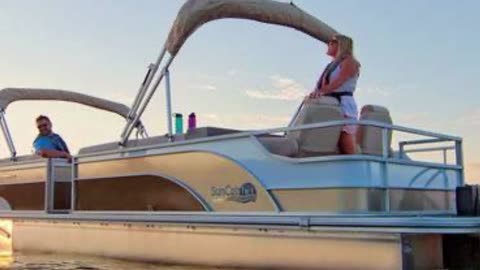 US Marine Sales SunCatcher Pontoon Boat Sale!!