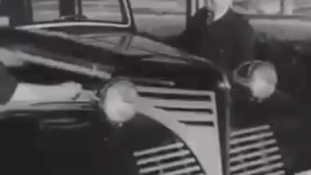 HOW A TAXI USED TO WORK IN 1943