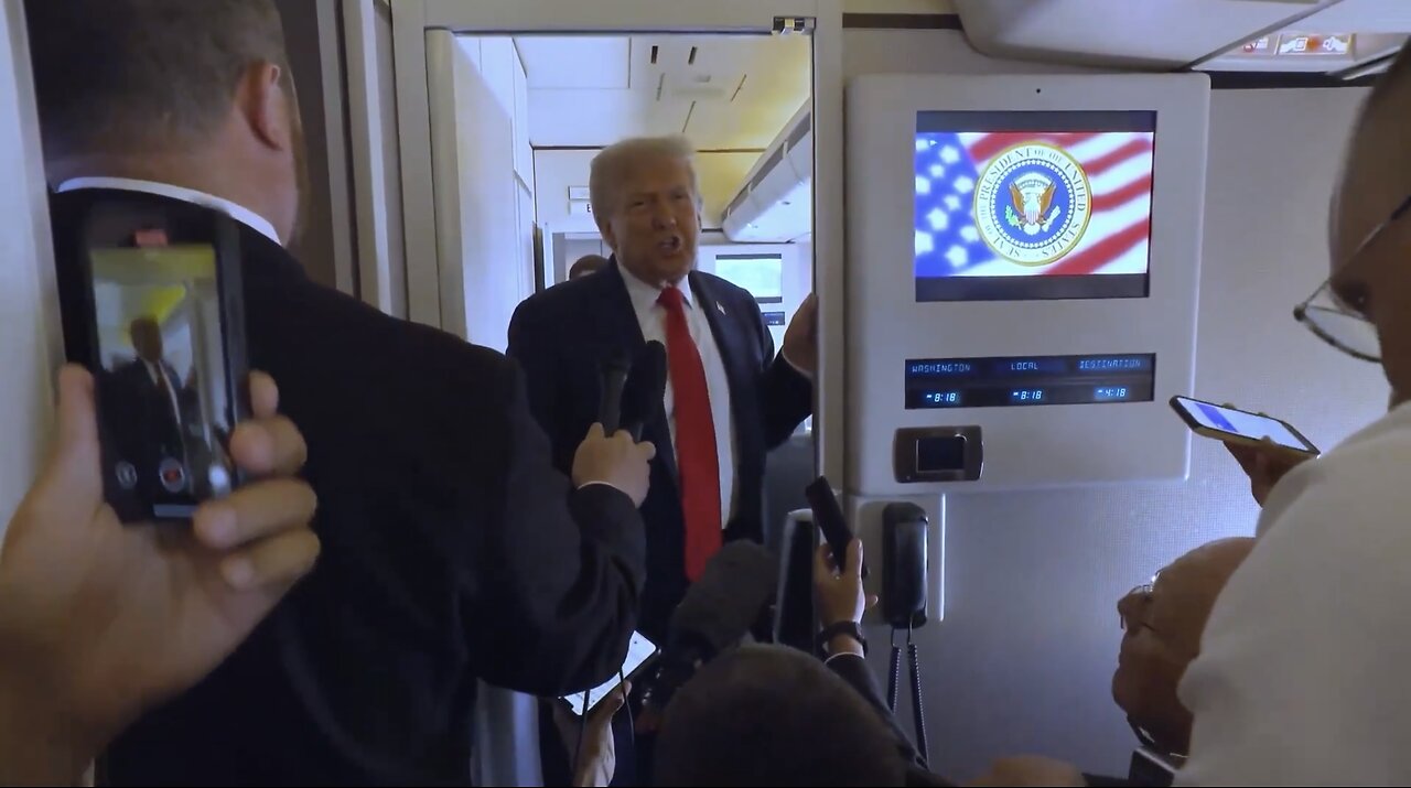 TRUMP❤️🇺🇸🥇🪽🕺🎊TAKES QUESTIONS ON AIRFORCE ONE🤍🇺🇸🏅🪽🎬🎤🛫EN ROUTE TO ALASKA💙🇺🇸🏅🪽🌲🏩🛬💫
