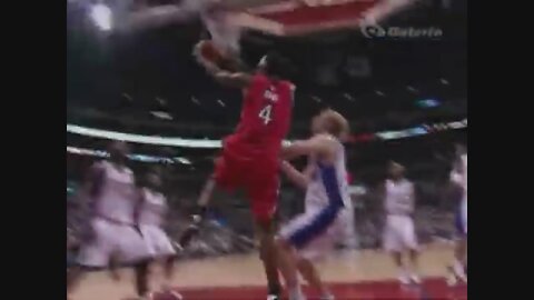 Chris Bosh 24 Points 3 Ast @ Clippers, 2005-06.