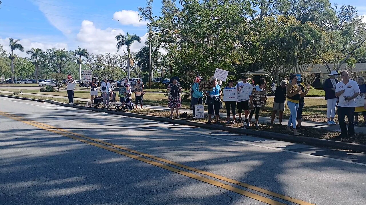Libtard Demonstration at New Colege