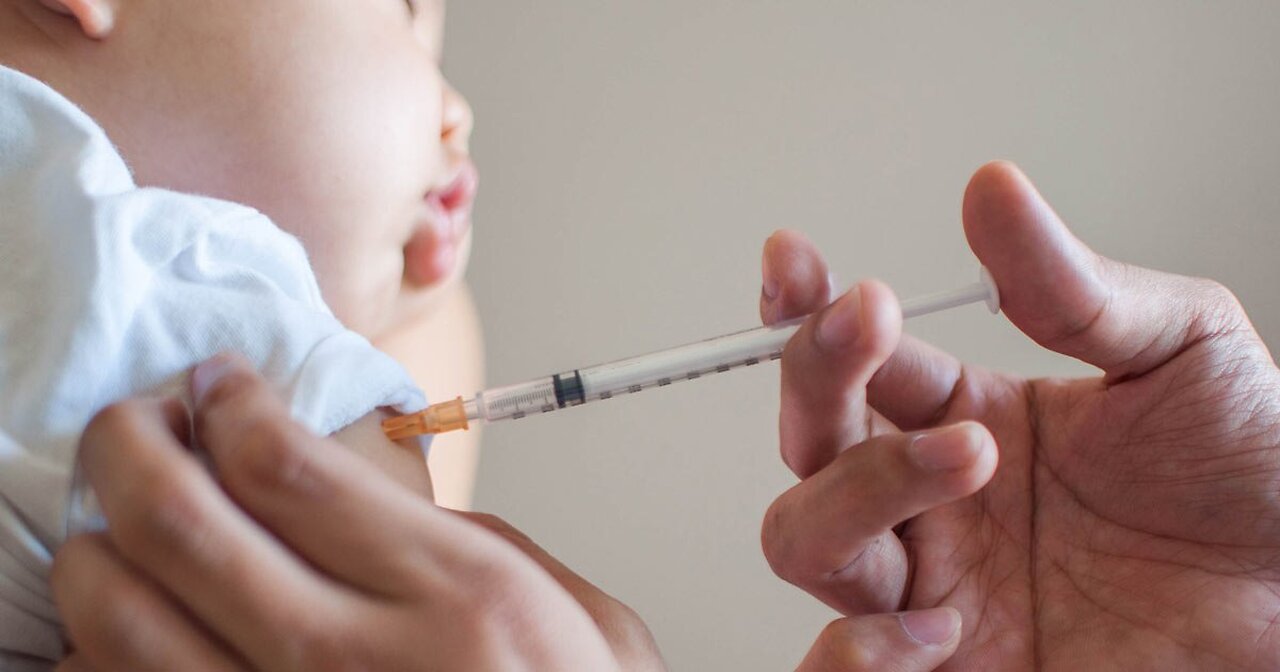 „Szczepionki” powodują zespół nagłej śmierci łóżeczkowej poprzez wywoływanie dysfunkcji pnia mózgu, wynika z badań.