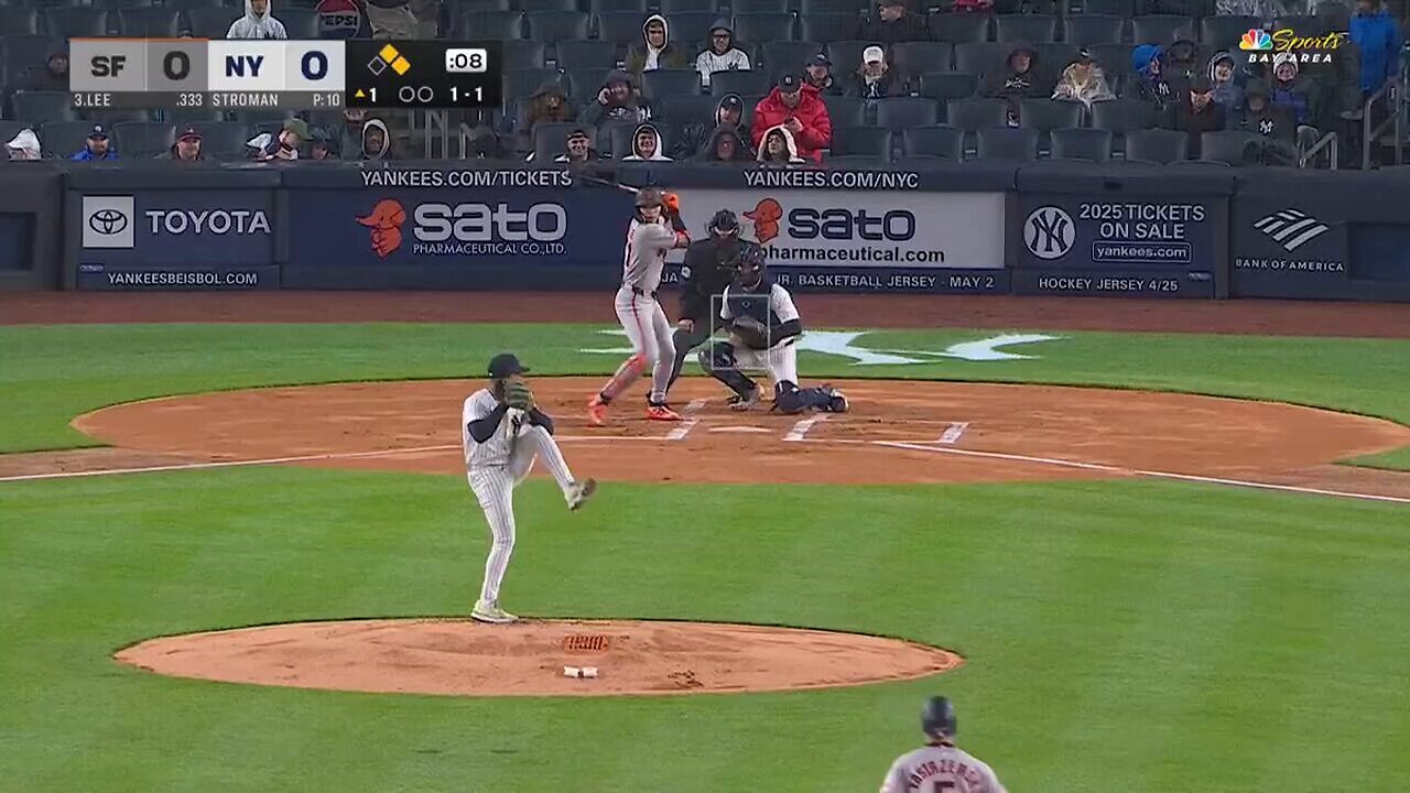 MLB - Jung Hoo Lee takes a bite out of the Big Apple!