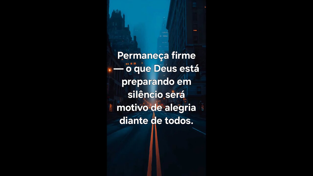 Ele está trabalhando em silêncio