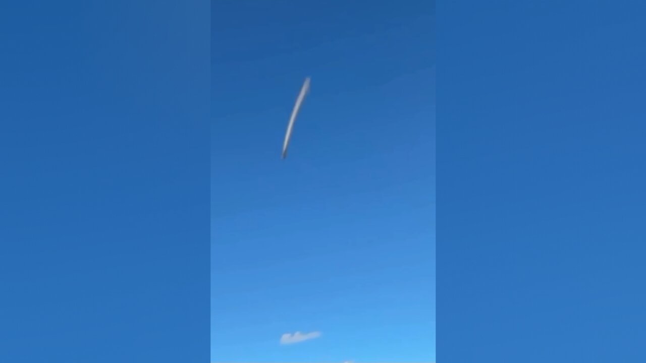 Dogwalker Captures UFO in UK