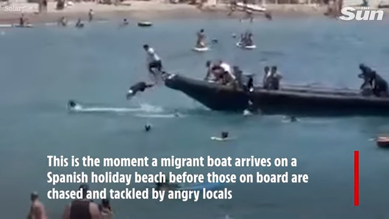 Migrants chased & tackled by angry locals after speedboat lands on popular beach