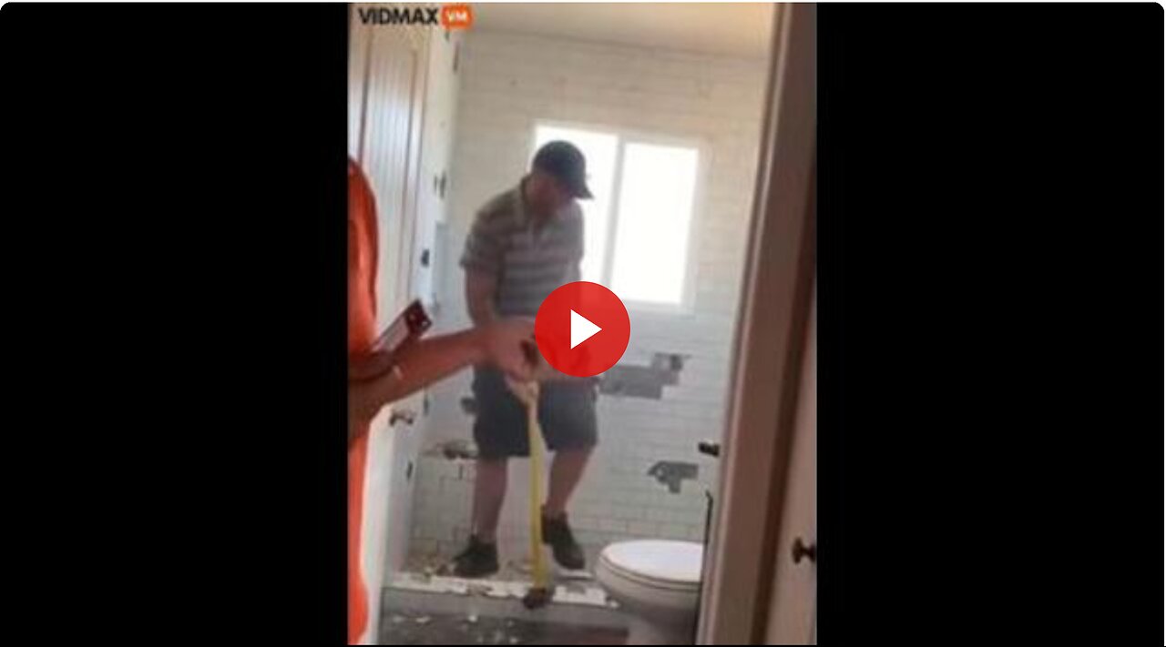 Customer refuses to pay contractor for his work, Contractor solves problem with a sledge hammer