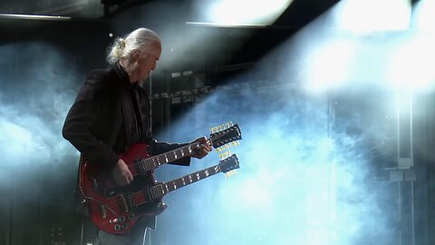 Jimmy Page Inducts Link Wray into The Hall Of Fame