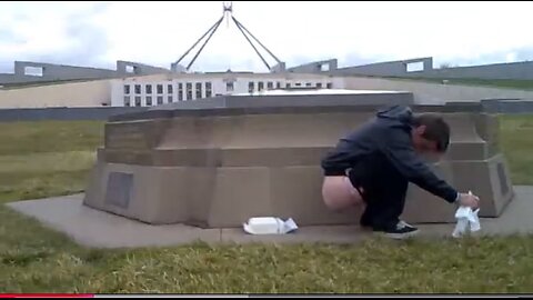 Shane Cuthbert shits at Parliament House