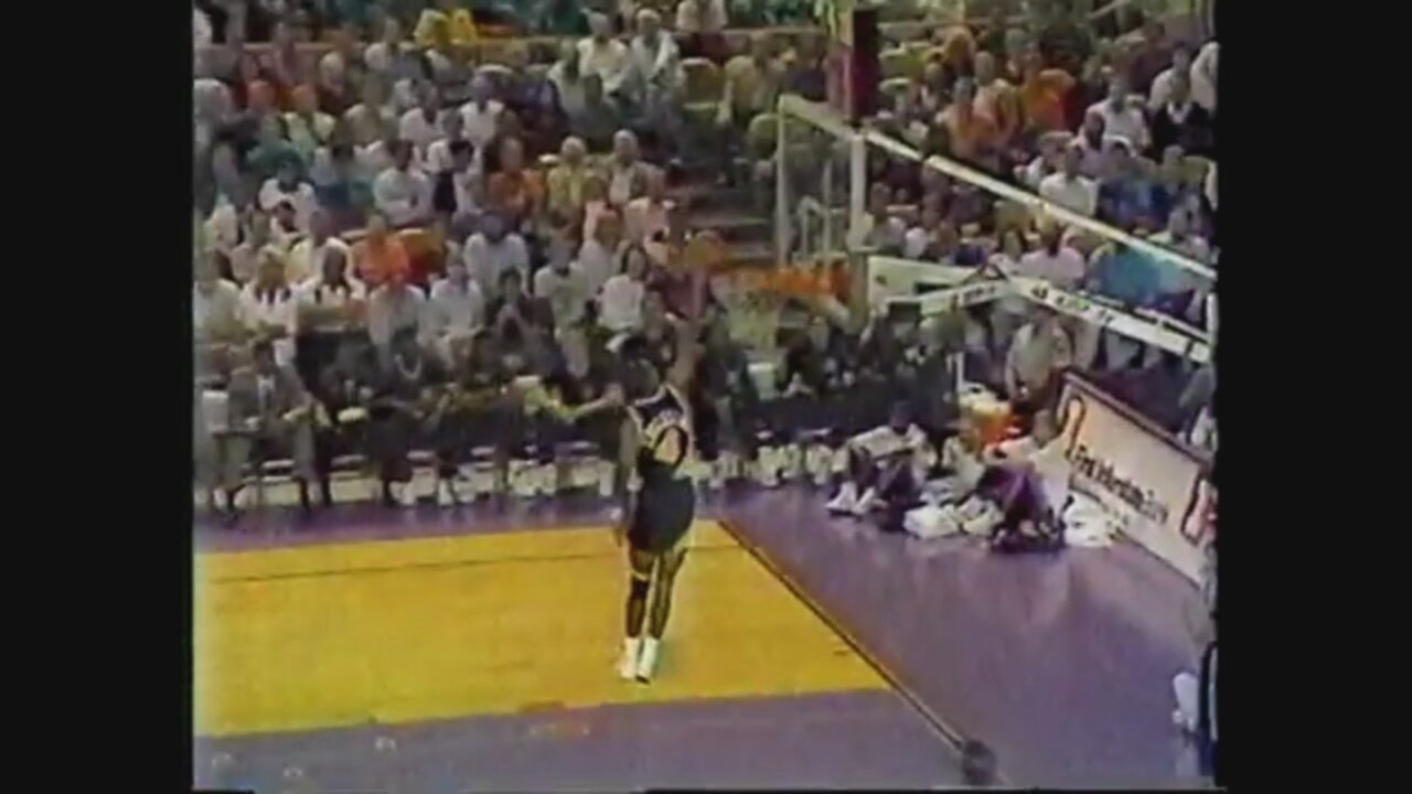 Michael Williams 21 Points 8 Ast 3 Stl @ Suns, 1991-92.