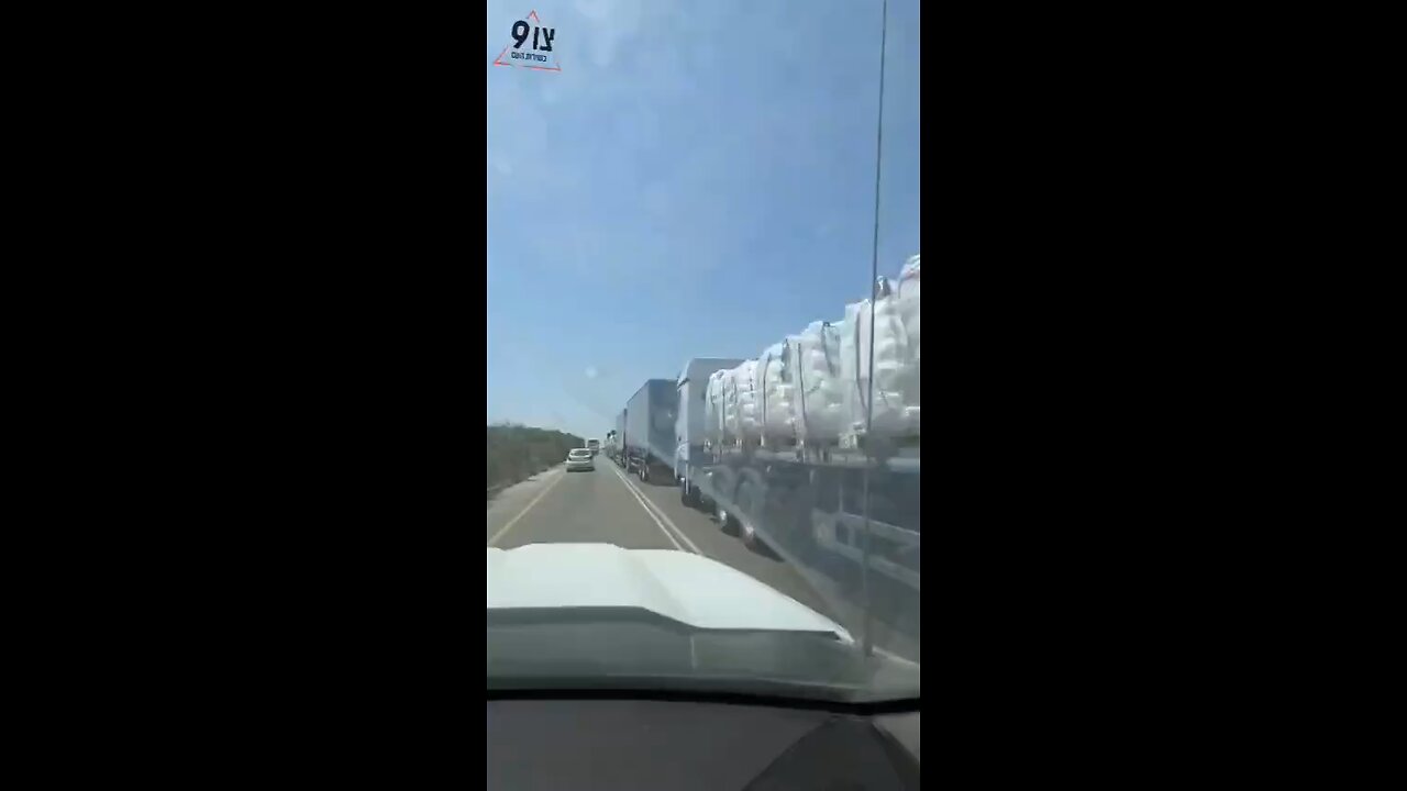 Aid goes into Gaza 30 July 2025