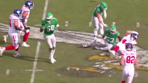 New York Giants runningback Cam Skattebo carted off the field after suffering