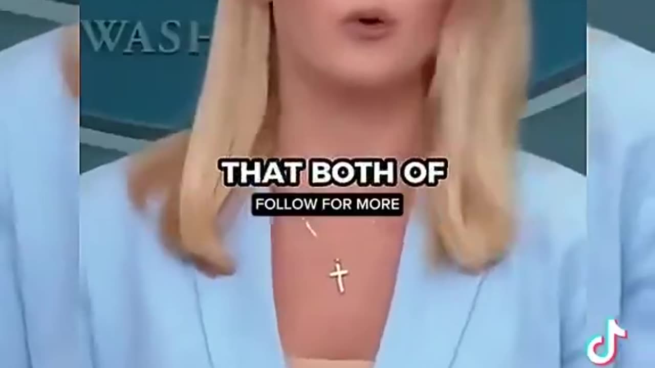 Joe Rogan Reacts To Karoline Leavitt Destroying Woke Reporter 👇 Priceless!