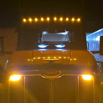 I got some crazy eyes #ourtruckinglife #truckesvlogs #truckdrivers #reallifetruckers #trucking