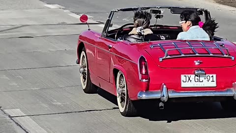 Tiny Classic Car Seen In Chile