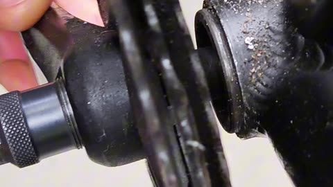 Quick removal of bicycle cranks