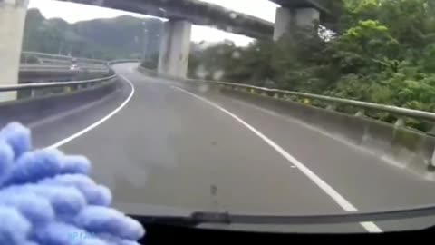 Truck Accident Recorded on Camera