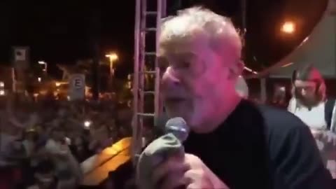 “A gente vai dar é porrada” afirma lulaladrão. 2018. 25 de março. “A gente vai dar é porrada” fala de um condenado da justiça impunemente solto pelo puteiro.
