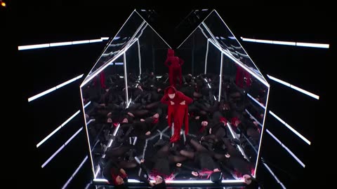 Lafy gaga - Abracadabra(Saturday night live/2025)