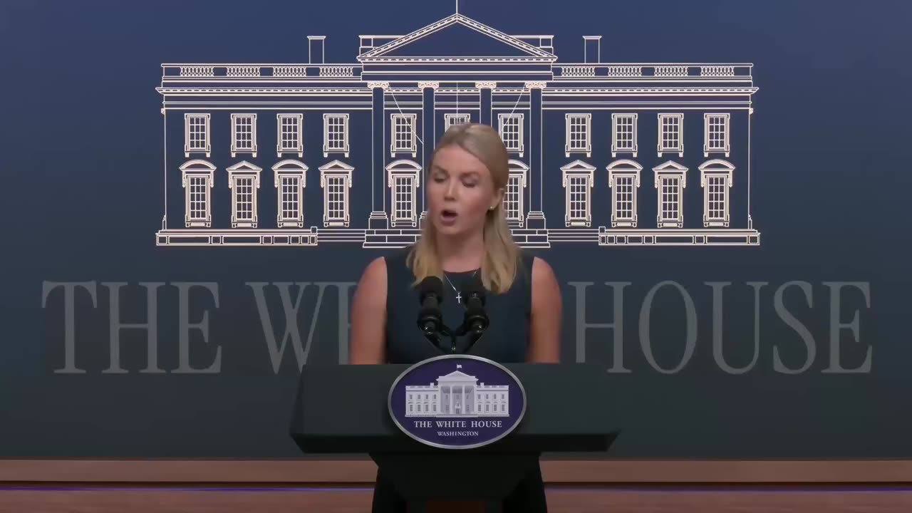 🚨🔥Karoline Leavitt: "Fox News's Bill Melugin, who did exceptional reporting covering..