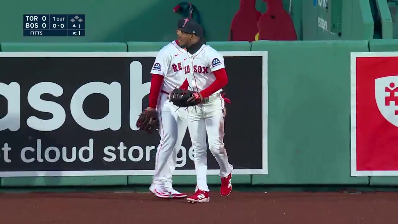 MLB - Ceddanne Rafaela came out of nowhere! 🤯
