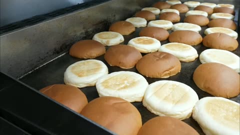 Sizzling & Toasting: Grilling Burger Buns and Patties Like a Pro!