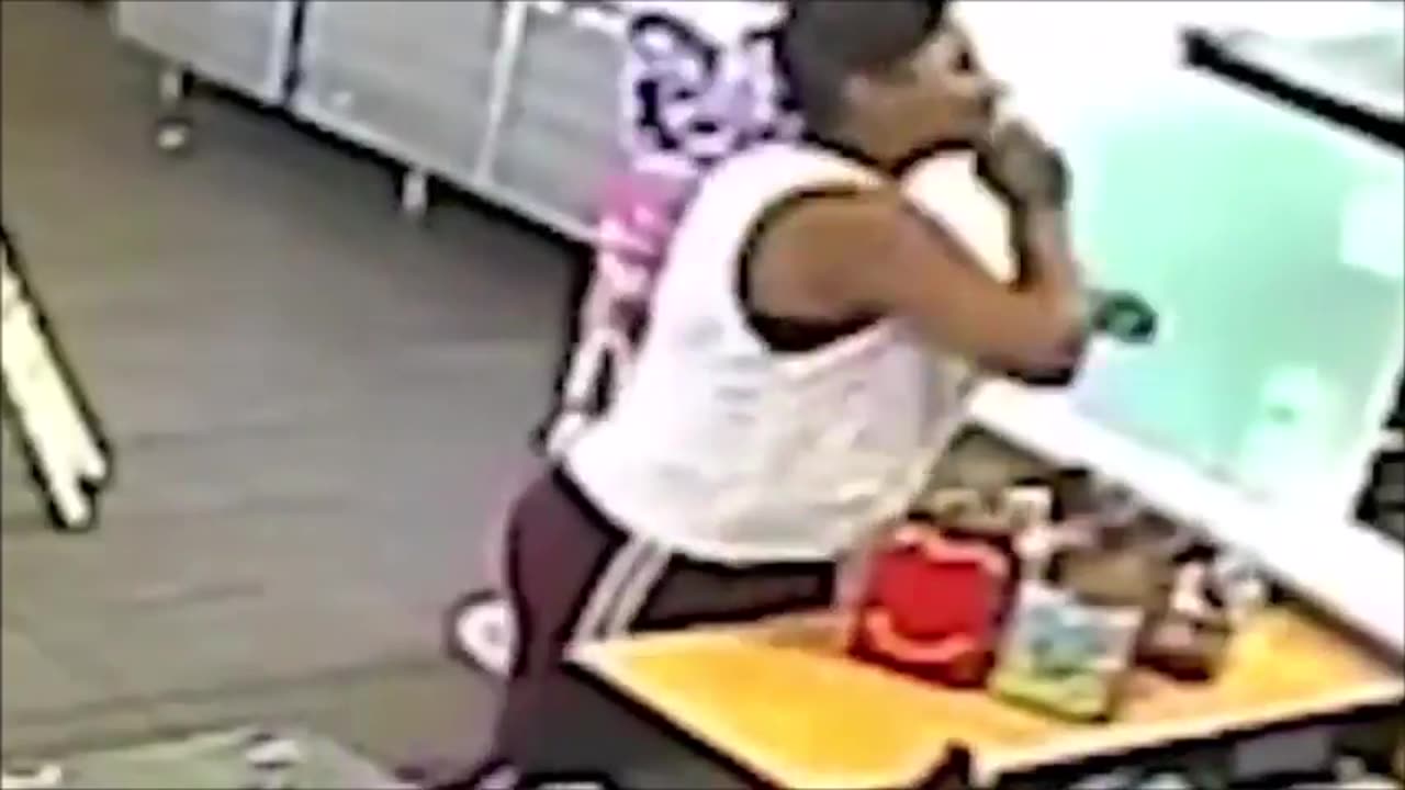 Shaniqua Throws Food at McDonalds Employee but Gets a Glass Blender Thrown in Her Face