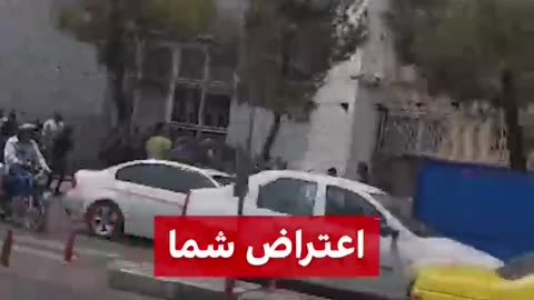Bakers protest in front of the ministry of interior in Tehran due to a cut in flour quotas-Iran news