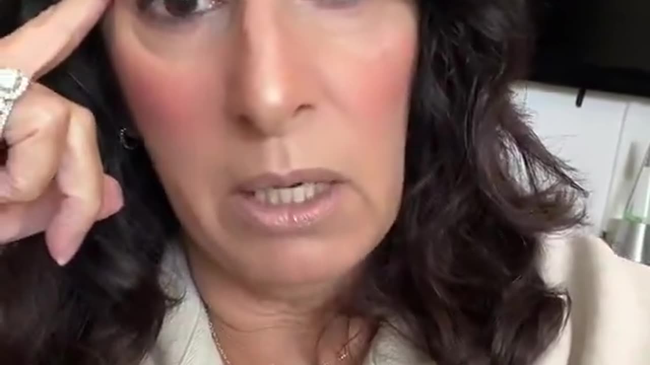 Nurse shares why she would never get a mammogram