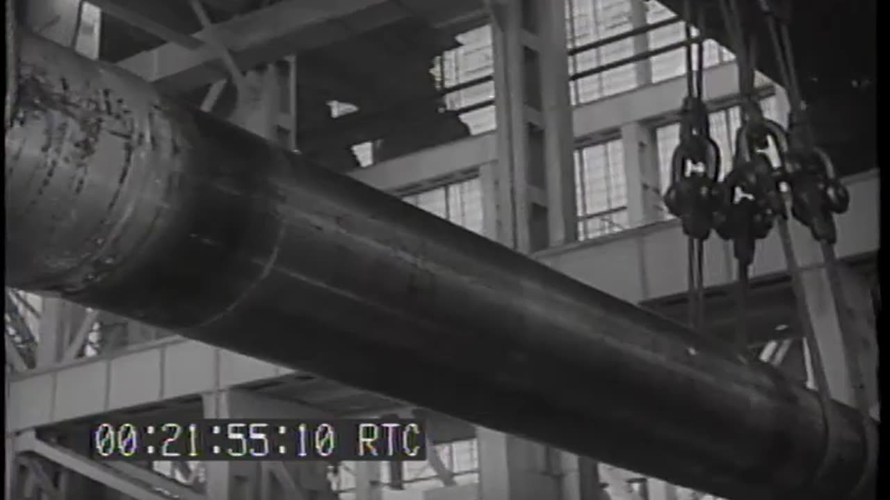 BOMBARDMENT OF SAIPA... - BOMBARDMENT OF SAIPAN, SHELL SPLASHES FROM NEAR MISSES, MEN - 428-npc-2664