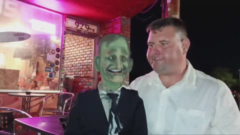 Vance Dykes & Zombie Bush: Save Austin's Coffee House (2)