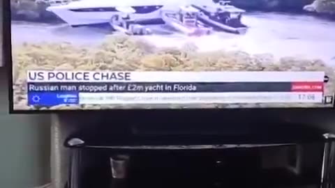 Newsreader offers a yacht thief ingenious escape route with 100% success rate, watch until the end.