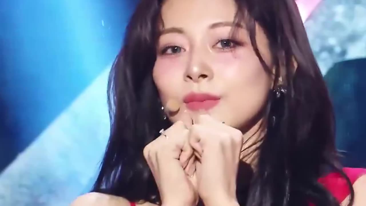 Tzuyu Twice kpop 2025