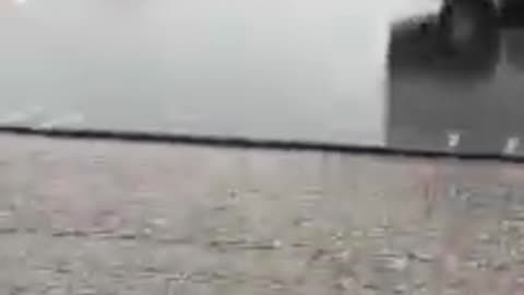 Caminando bajo la lluvia en domain