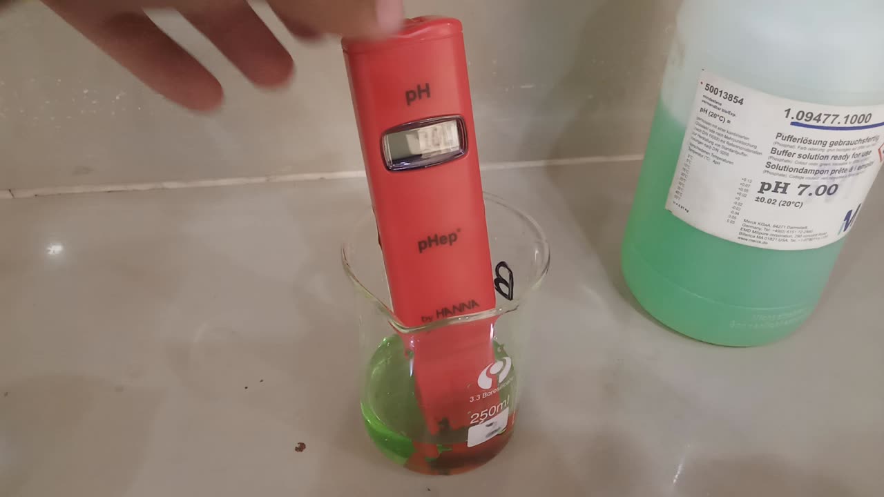 Calibration of portable pH meter|HANNA Pocket pH tester