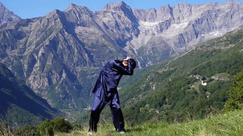 15 MIN FOR BACK & SPINE – Tai Chi Warm-Up and Qi Gong Practice for a Young, Strong and Flexible Back