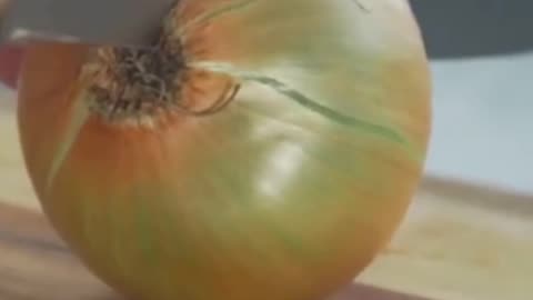 Why Onions Make You Cry (and They Know It)🧅😢