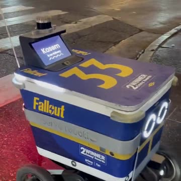 Delivery Robot Freezes at Crosswalk—Hollywood Walk of Fame Holiday Drama!