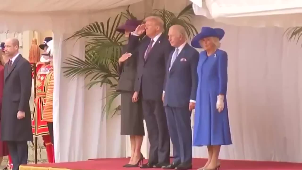 The Star-Spangled Banner is played for @POTUS and @FLOTUS upon their arrival at Windsor