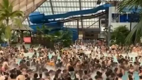 Pool in Paris 👀