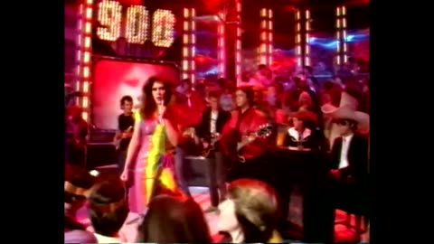 Kirsty MacColl - There's A Guy Works Down The Chip Shop Swears He's Elvis