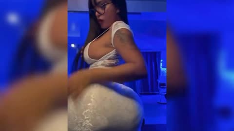 Ultra Big Butts Twerking so Hard Floor Rips