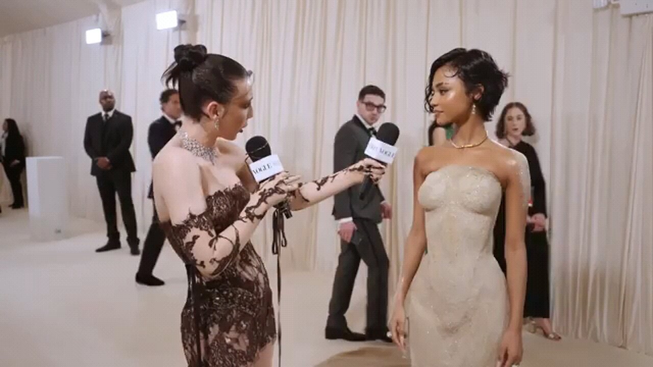 Tyla Embodies an Hourglass at the Met Met Gala 2024 With Emma Chamberlain