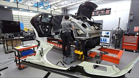 Mercedes-Benz S Class (W223) Rear End and Quarter Panel Repair
