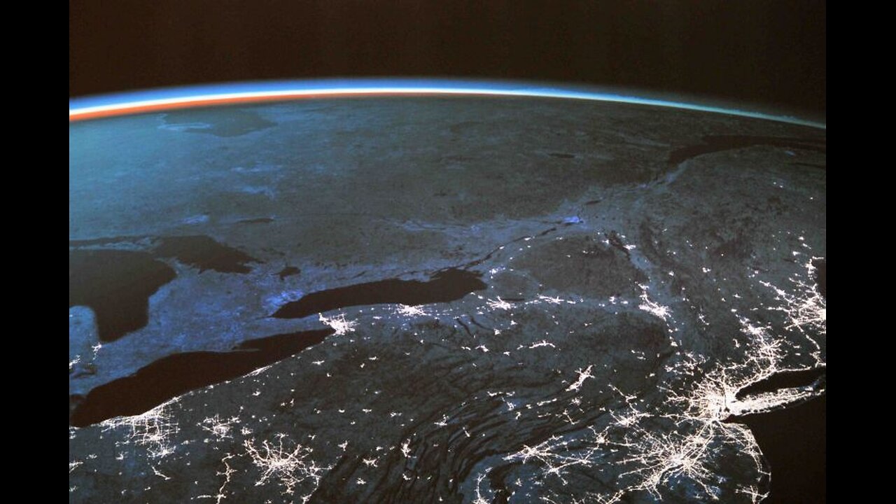 HARVARD SCIENTIST-'APPROACHING ALIEN OBJECT COULD HELP OR DESTROY US'
