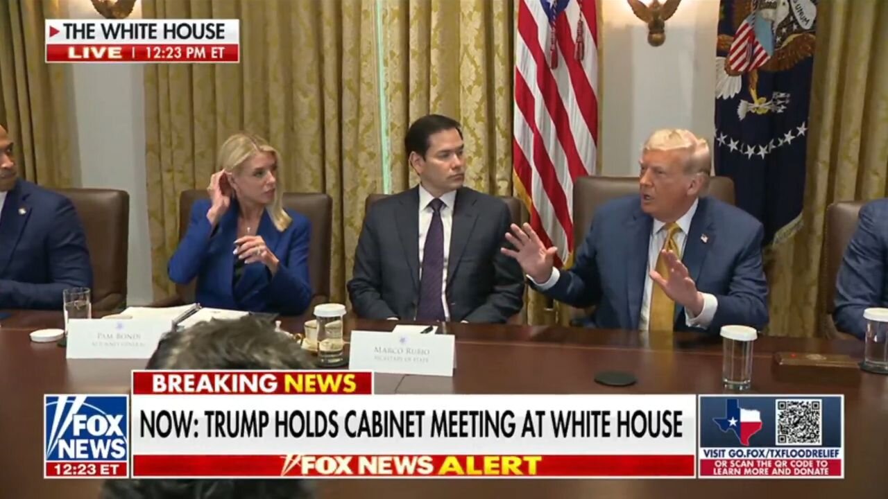 Bizarní vysvětlení neexistujícího seznamu a Epsteinovy smrti během tiskovky Trumpova kabinetu!