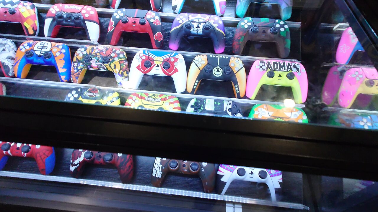 Visiting the Philadelphia Fan Expo and walking around 2025 May 17 Day 2 Real Sounds Unedited