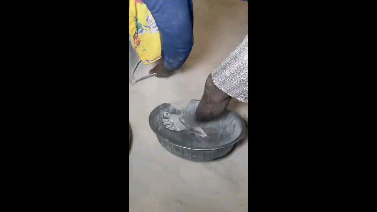 How glass bottle made in factory